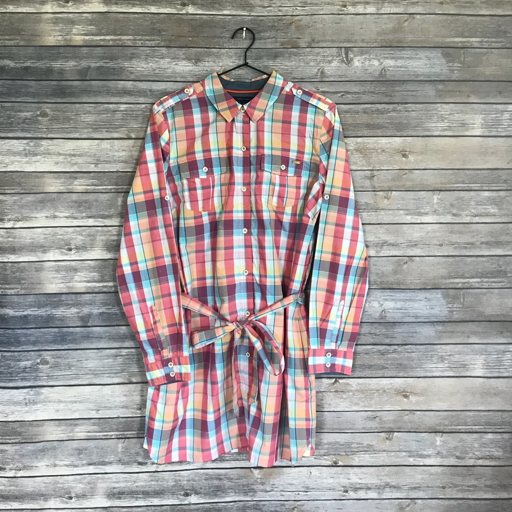 Tommy Hilfiger shirt with belt
